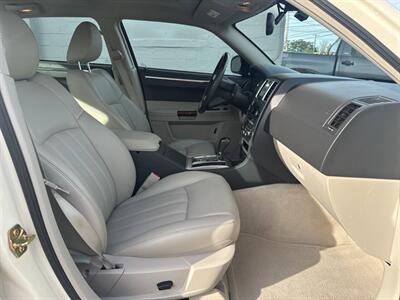2005 Chrysler 300C 4dr Sedan - Photo 22 - Hazleton, PA 18201