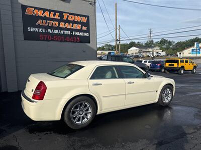 2005 Chrysler 300C 4dr Sedan - Photo 6 - Hazleton, PA 18201