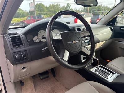 2005 Chrysler 300C 4dr Sedan - Photo 27 - Hazleton, PA 18201