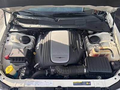2005 Chrysler 300C 4dr Sedan - Photo 11 - Hazleton, PA 18201