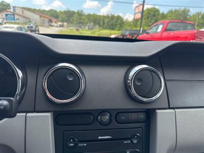 2006 Ford Mustang V6 Standard 2dr Fastback   - Photo 39 - Hazleton, PA 18201