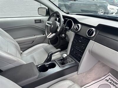 2006 Ford Mustang V6 Standard 2dr Fastback   - Photo 43 - Hazleton, PA 18201