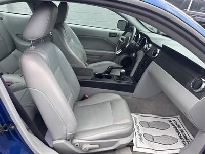 2006 Ford Mustang V6 Standard 2dr Fastback   - Photo 37 - Hazleton, PA 18201