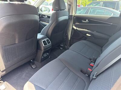 2018 Kia Sorento LX AWD 4dr SUV - Photo 18 - Hazleton, PA 18201