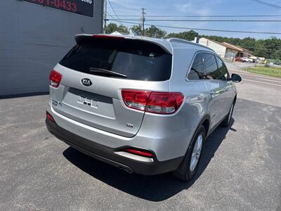 2018 Kia Sorento LX AWD 4dr SUV - Photo 8 - Hazleton, PA 18201