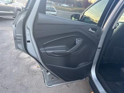 2015 Ford Escape Titanium AWD 4dr SUV - Photo 17 - Hazleton, PA 18201