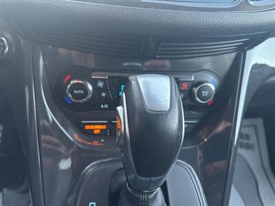 2015 Ford Escape Titanium AWD 4dr SUV - Photo 29 - Hazleton, PA 18201