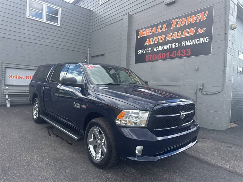2015 RAM 1500 Express 4x4 4dr Crew Cab 5.5 ft. SB Pickup  