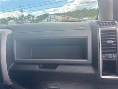 2015 RAM 1500 Express 4x4 4dr Crew Cab 5.5 ft. SB Pickup   - Photo 26 - Hazleton, PA 18201