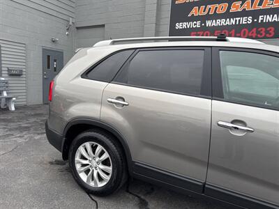 2011 Kia Sorento LX AWD 4dr SUV   - Photo 9 - Hazleton, PA 18201
