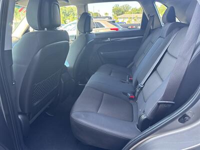 2011 Kia Sorento LX AWD 4dr SUV   - Photo 16 - Hazleton, PA 18201