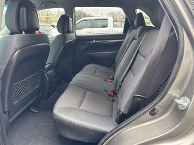 2011 Kia Sorento LX AWD 4dr SUV   - Photo 15 - Hazleton, PA 18201