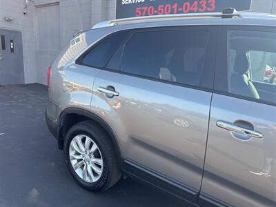 2011 Kia Sorento LX AWD 4dr SUV   - Photo 9 - Hazleton, PA 18201