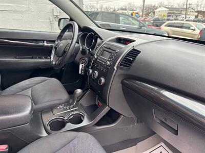 2011 Kia Sorento LX AWD 4dr SUV   - Photo 24 - Hazleton, PA 18201