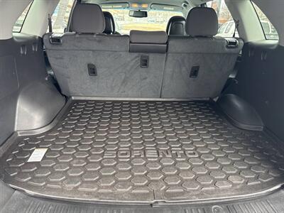 2011 Kia Sorento LX AWD 4dr SUV   - Photo 18 - Hazleton, PA 18201