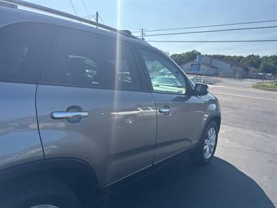 2011 Kia Sorento LX AWD 4dr SUV   - Photo 10 - Hazleton, PA 18201