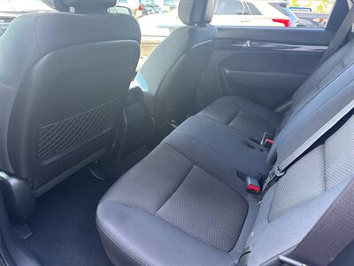 2011 Kia Sorento LX AWD 4dr SUV   - Photo 18 - Hazleton, PA 18201