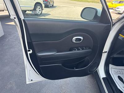 2018 Kia Soul Base 4dr Crossover 6A   - Photo 14 - Hazleton, PA 18201