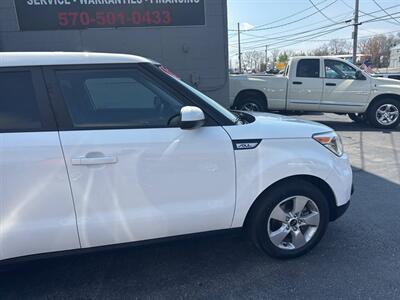 2018 Kia Soul Base 4dr Crossover 6A   - Photo 10 - Hazleton, PA 18201