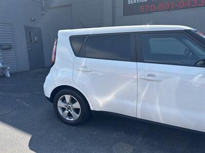 2018 Kia Soul Base 4dr Crossover 6A   - Photo 9 - Hazleton, PA 18201
