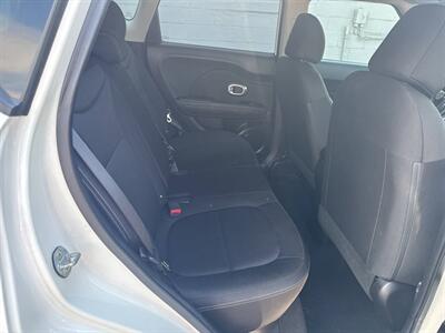 2018 Kia Soul Base 4dr Crossover 6A   - Photo 20 - Hazleton, PA 18201