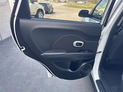 2018 Kia Soul Base 4dr Crossover 6A   - Photo 17 - Hazleton, PA 18201