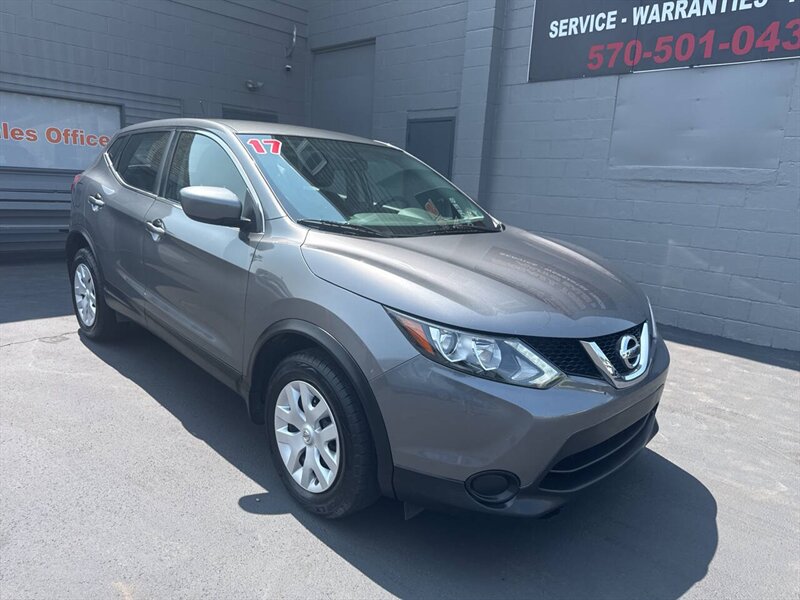 2017 Nissan Rogue Sport S   - Photo 1 - Hazleton, PA 18201