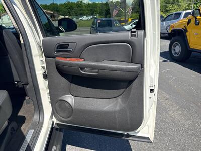 2012 Chevrolet Avalanche LTZ 4x4 4dr Crew Cab Pickup   - Photo 27 - Hazleton, PA 18201