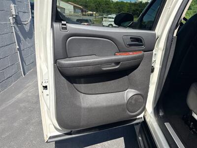2012 Chevrolet Avalanche LTZ 4x4 4dr Crew Cab Pickup   - Photo 23 - Hazleton, PA 18201