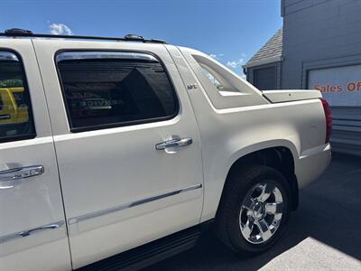 2012 Chevrolet Avalanche LTZ 4x4 4dr Crew Cab Pickup   - Photo 6 - Hazleton, PA 18201