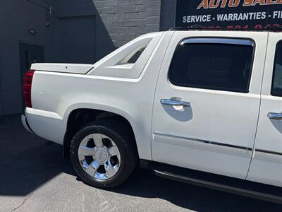 2012 Chevrolet Avalanche LTZ 4x4 4dr Crew Cab Pickup   - Photo 10 - Hazleton, PA 18201