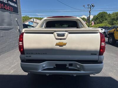 2012 Chevrolet Avalanche LTZ 4x4 4dr Crew Cab Pickup   - Photo 8 - Hazleton, PA 18201