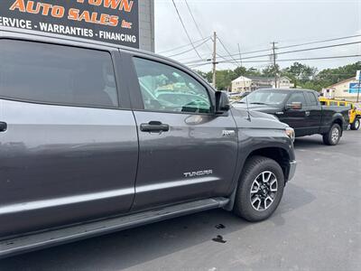 2019 Toyota Tundra SR5 4x4 4dr CrewMax Cab Pickup SB (5.7L V8) - Photo 10 - Hazleton, PA 18201