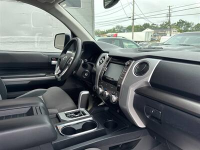 2019 Toyota Tundra SR5 4x4 4dr CrewMax Cab Pickup SB (5.7L V8) - Photo 25 - Hazleton, PA 18201
