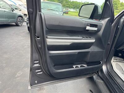 2019 Toyota Tundra SR5 4x4 4dr CrewMax Cab Pickup SB (5.7L V8) - Photo 14 - Hazleton, PA 18201