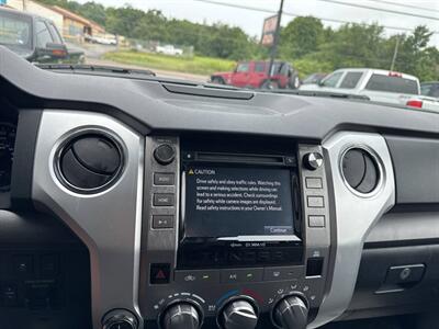 2019 Toyota Tundra SR5 4x4 4dr CrewMax Cab Pickup SB (5.7L V8) - Photo 27 - Hazleton, PA 18201