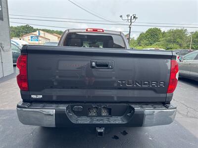 2019 Toyota Tundra SR5 4x4 4dr CrewMax Cab Pickup SB (5.7L V8) - Photo 33 - Hazleton, PA 18201