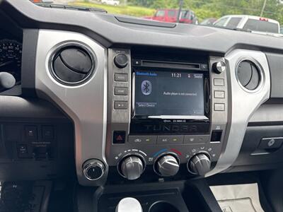 2019 Toyota Tundra SR5 4x4 4dr CrewMax Cab Pickup SB (5.7L V8) - Photo 28 - Hazleton, PA 18201