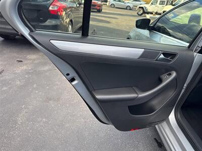 2015 Volkswagen Jetta Sport 4dr Sedan 6A PZEV   - Photo 17 - Hazleton, PA 18201