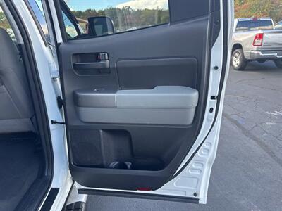 2013 Toyota Tundra Grade 4x4 4dr Double Cab Pickup SB (5.7L V8) - Photo 10 - Hazleton, PA 18201
