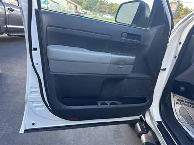 2013 Toyota Tundra Grade 4x4 4dr Double Cab Pickup SB (5.7L V8) - Photo 4 - Hazleton, PA 18201