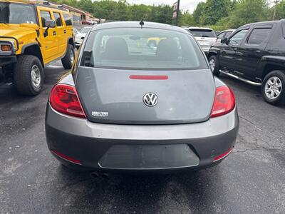 2013 Volkswagen Beetle-Classic 2.5L Entry PZEV 2dr Coupe 6A   - Photo 7 - Hazleton, PA 18201