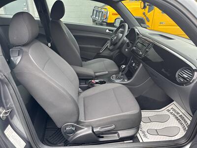 2013 Volkswagen Beetle-Classic 2.5L Entry PZEV 2dr Coupe 6A   - Photo 19 - Hazleton, PA 18201