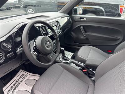 2013 Volkswagen Beetle-Classic 2.5L Entry PZEV 2dr Coupe 6A   - Photo 15 - Hazleton, PA 18201