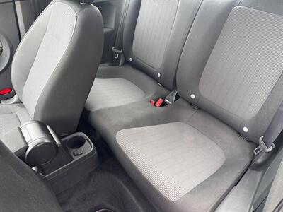 2013 Volkswagen Beetle-Classic 2.5L Entry PZEV 2dr Coupe 6A   - Photo 16 - Hazleton, PA 18201