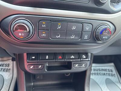 2017 Chevrolet Colorado Z71 4x4 4dr Crew Cab 5 ft. SB   - Photo 29 - Hazleton, PA 18201