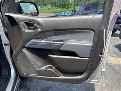 2017 Chevrolet Colorado Z71 4x4 4dr Crew Cab 5 ft. SB   - Photo 24 - Hazleton, PA 18201