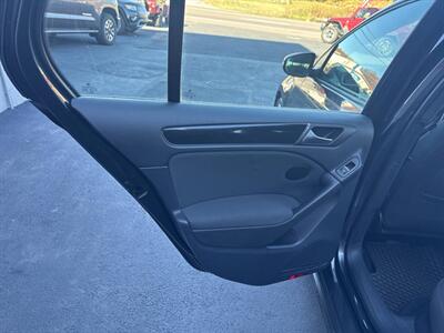 2011 Volkswagen GTI Base PZEV 4dr Hatchback 6A w/ Sunroof   - Photo 17 - Hazleton, PA 18201