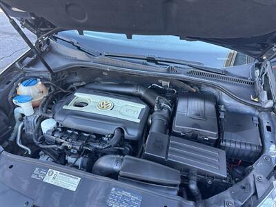 2011 Volkswagen GTI Base PZEV 4dr Hatchback 6A w/ Sunroof   - Photo 12 - Hazleton, PA 18201