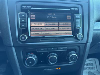 2011 Volkswagen GTI Base PZEV 4dr Hatchback 6A w/ Sunroof   - Photo 29 - Hazleton, PA 18201